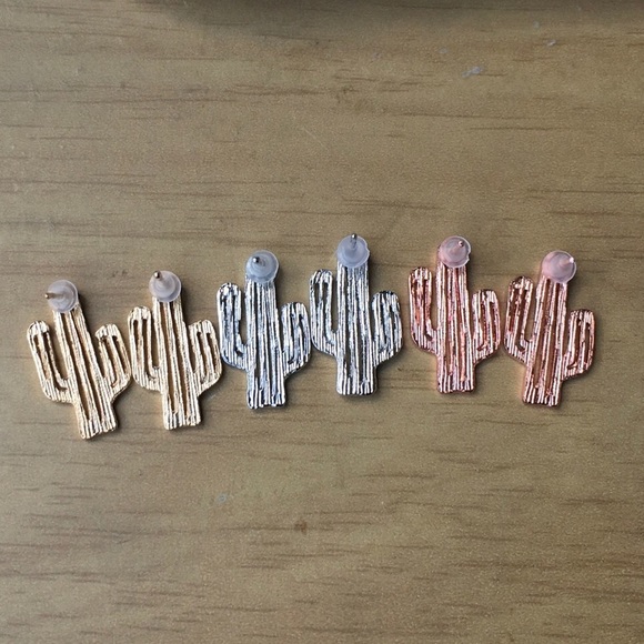 Dainty cactus earrings ONE SET LEFT - Picture 2 of 7